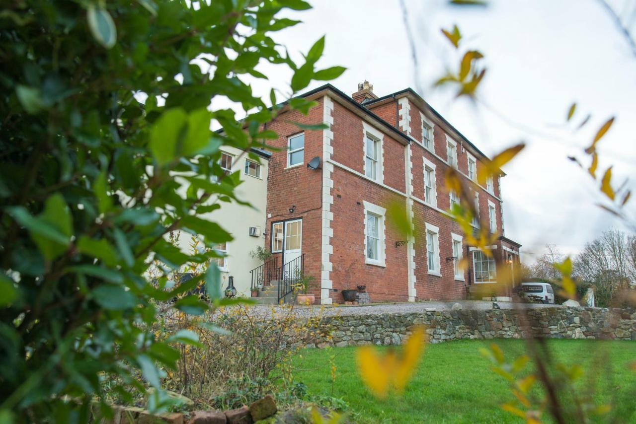 The Lodge At Heathfield 레드베리 외부 사진