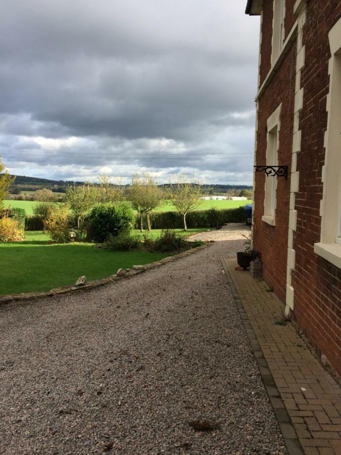 The Lodge At Heathfield 레드베리 외부 사진